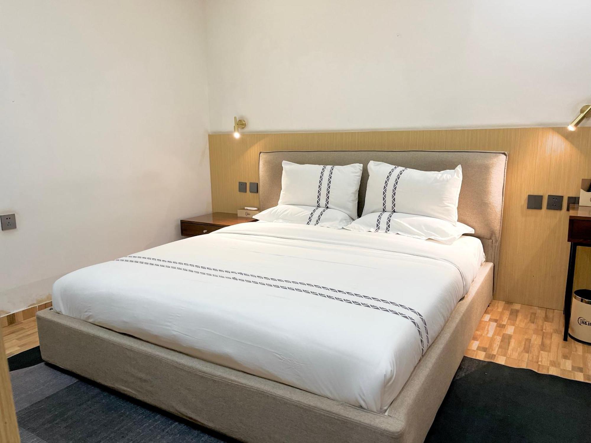 H&H Hotel Kinszasa Zewnętrze zdjęcie