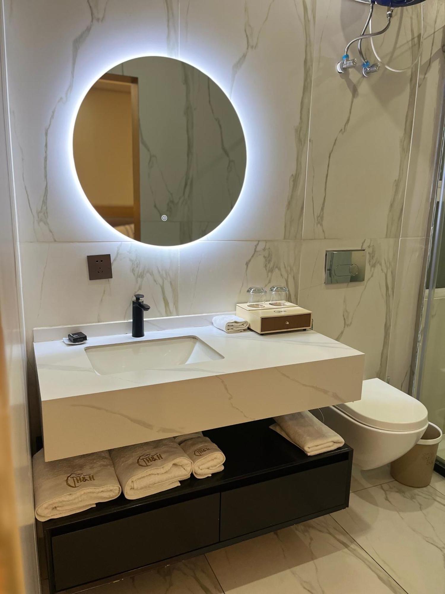 H&H Hotel Kinszasa Zewnętrze zdjęcie