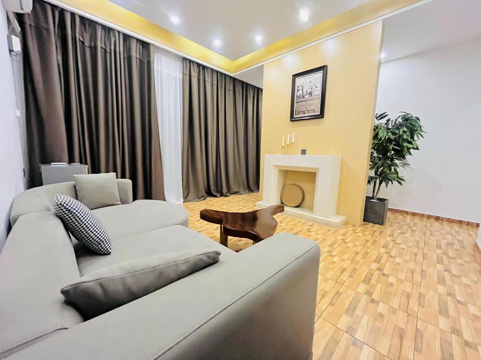 H&H Hotel Kinszasa Zewnętrze zdjęcie