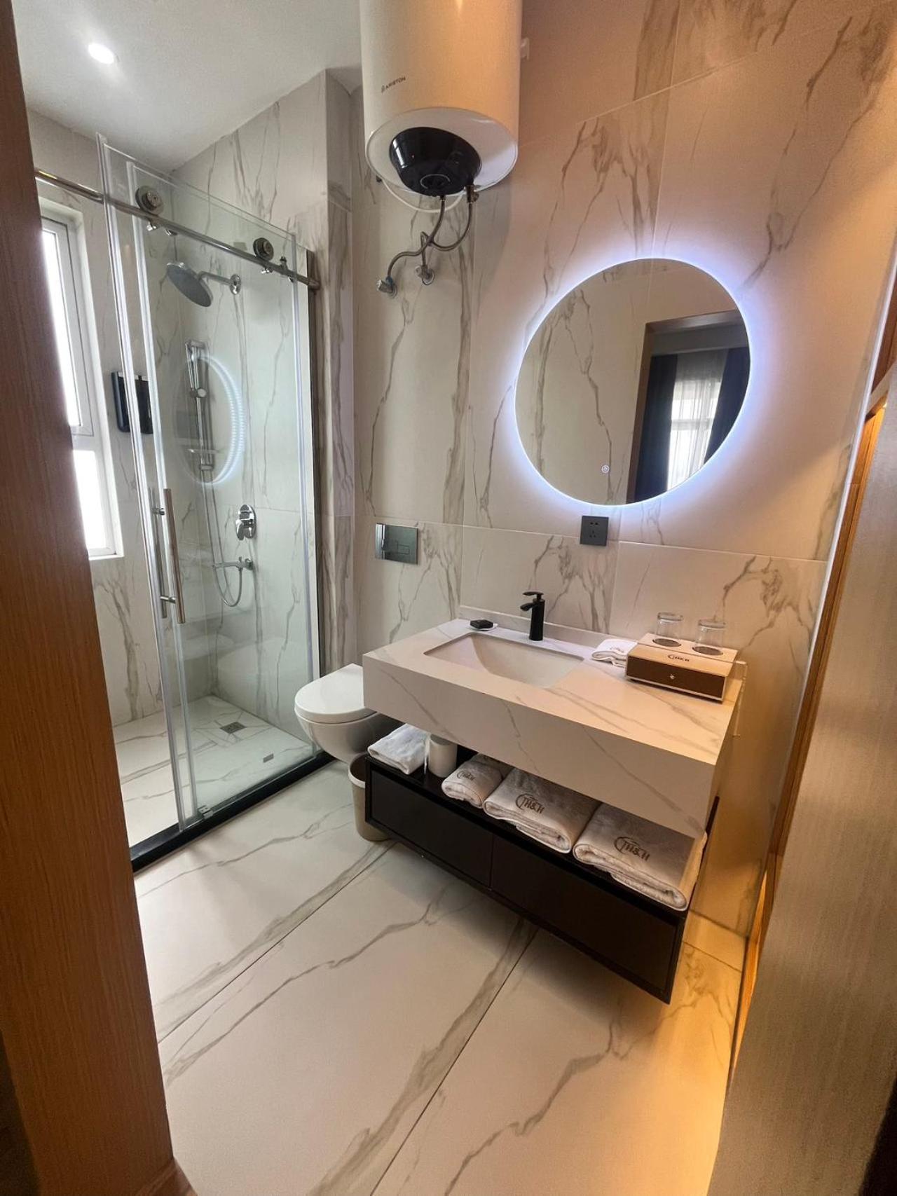 H&H Hotel Kinszasa Zewnętrze zdjęcie